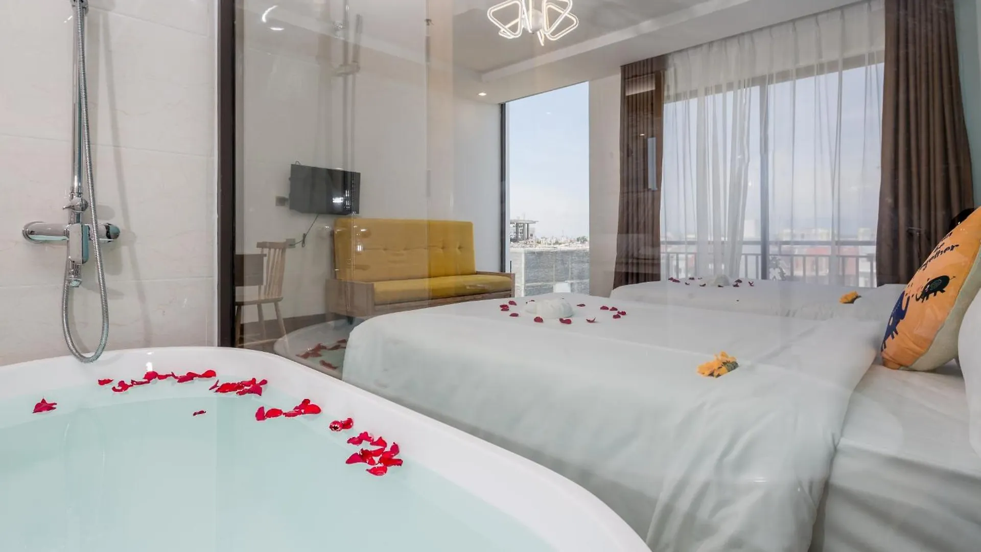 Dn Beach Hotel Da Nang 4*,